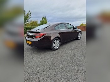Used Vauxhall Insignia 2017 for sale - 76248139: Photo 2