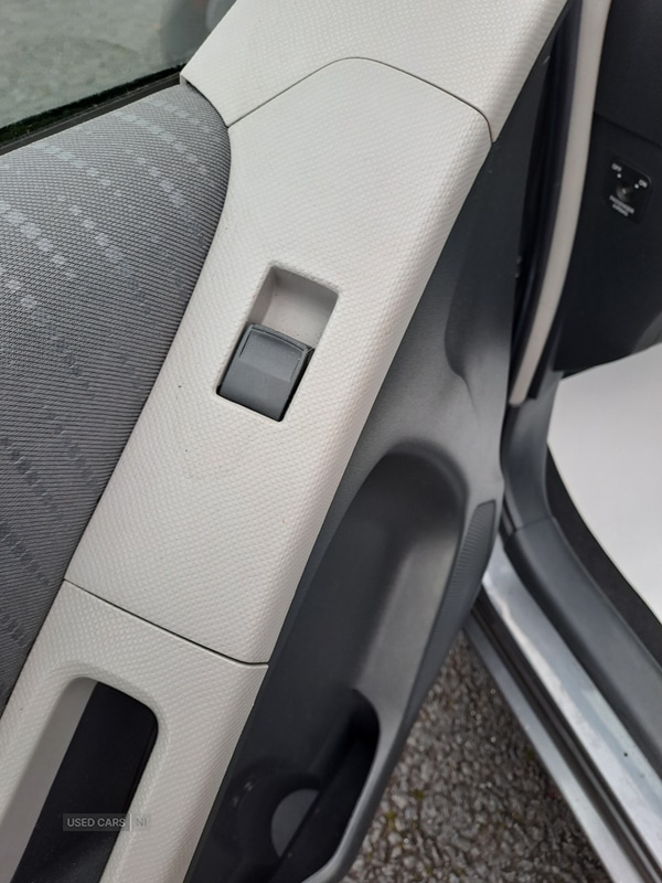 Used Toyota Yaris 2009 for sale - 77092016: Photo 11