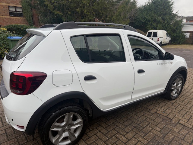 Used Dacia Sandero Stepway 2017 for sale - 76505261: Photo 3
