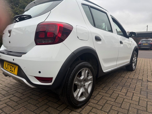 Used Dacia Sandero Stepway 2017 for sale - 76505261: Photo 9