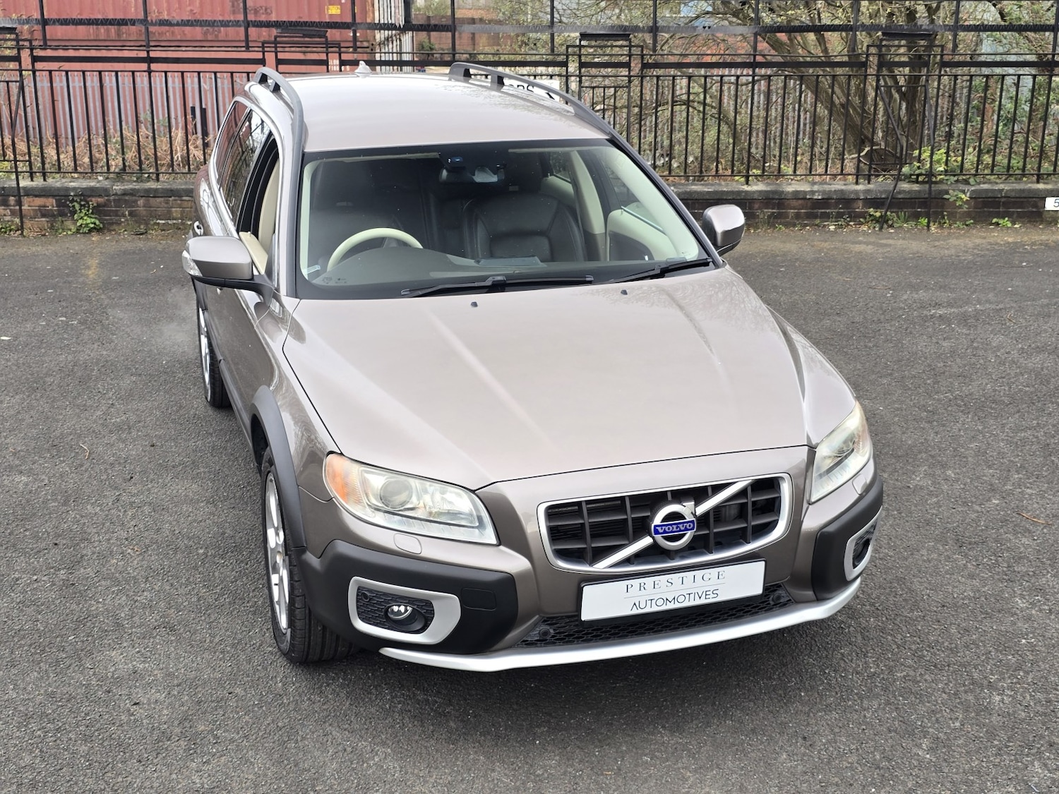 Used Volvo XC70 2009 for sale - 78070465: Photo 10