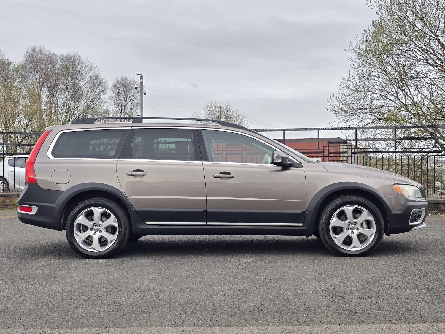 Used Volvo XC70 2009 for sale - 78070465: Photo 13