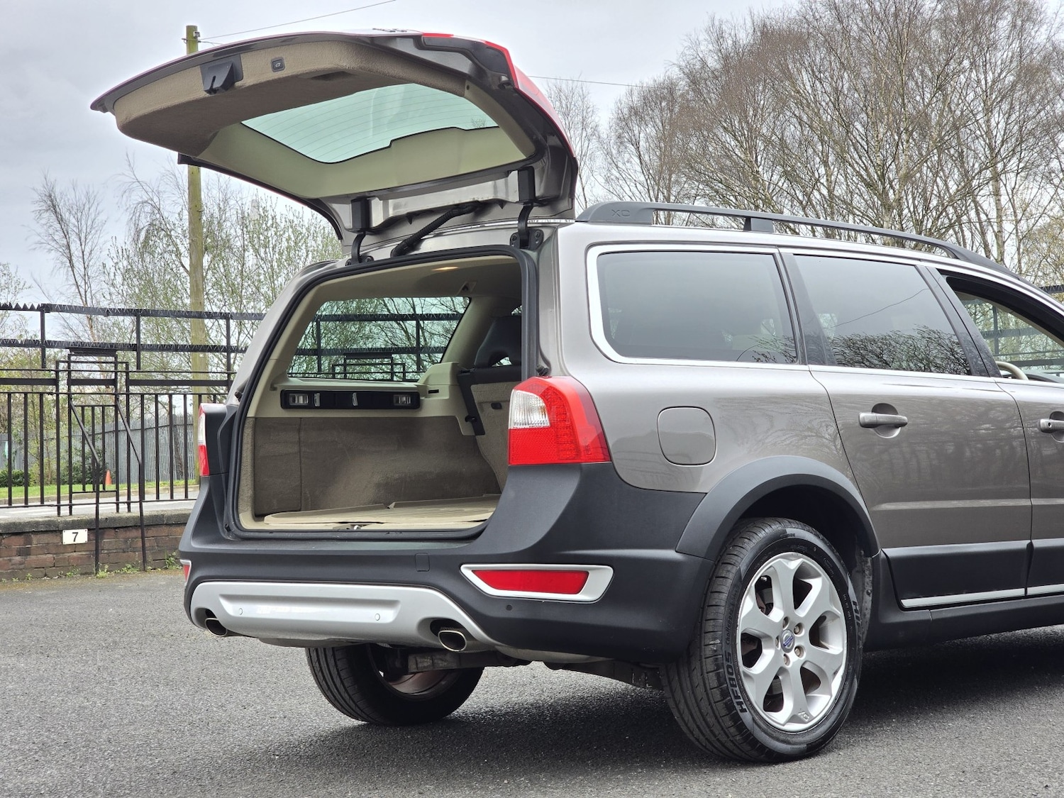 Used Volvo XC70 2009 for sale - 78070465: Photo 23