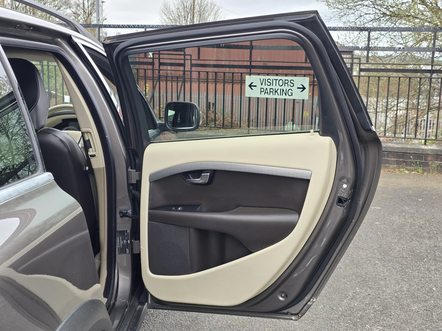 Used Volvo XC70 2009 for sale - 78070465: Photo 25