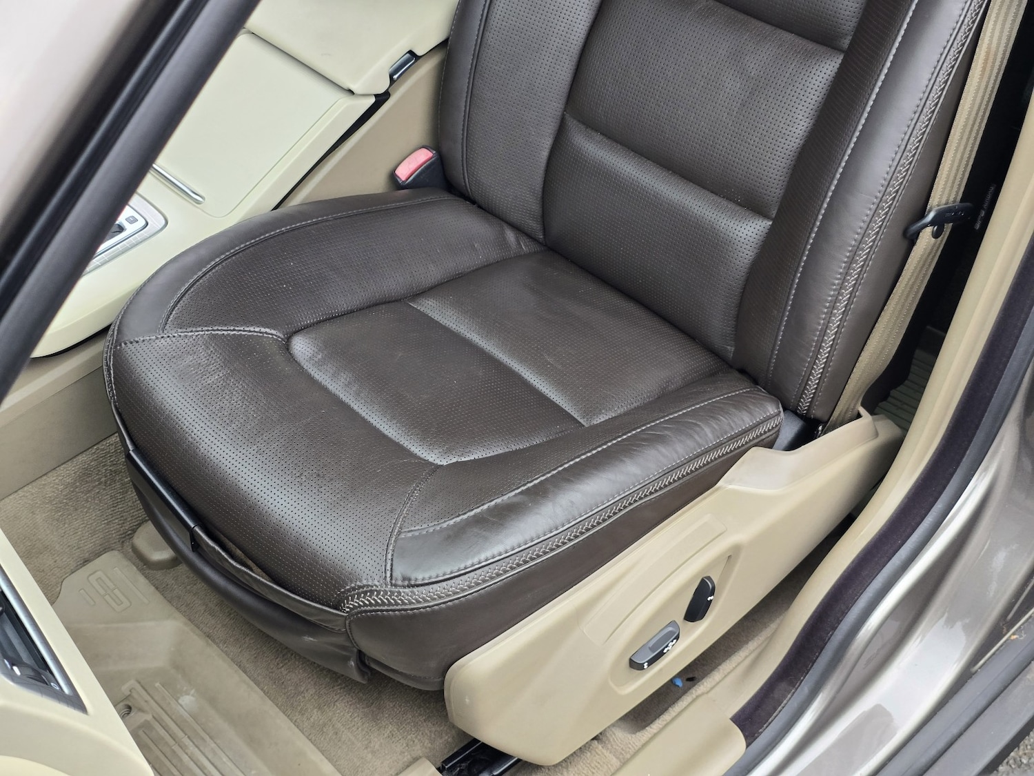 Used Volvo XC70 2009 for sale - 78070465: Photo 35