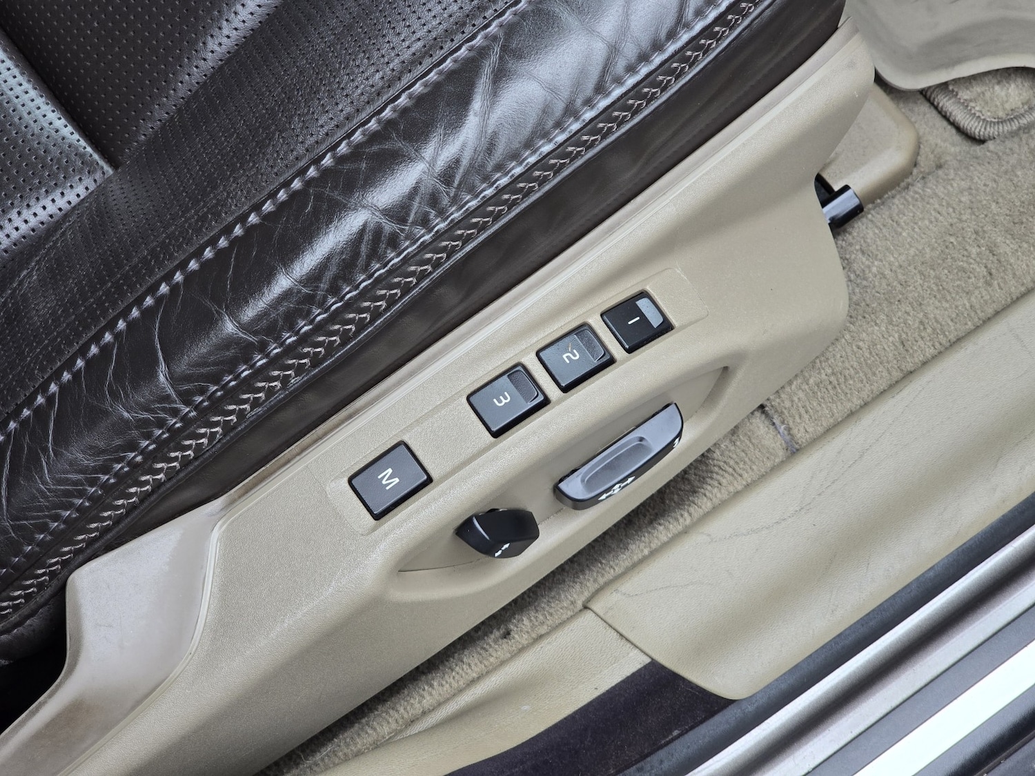 Used Volvo XC70 2009 for sale - 78070465: Photo 40