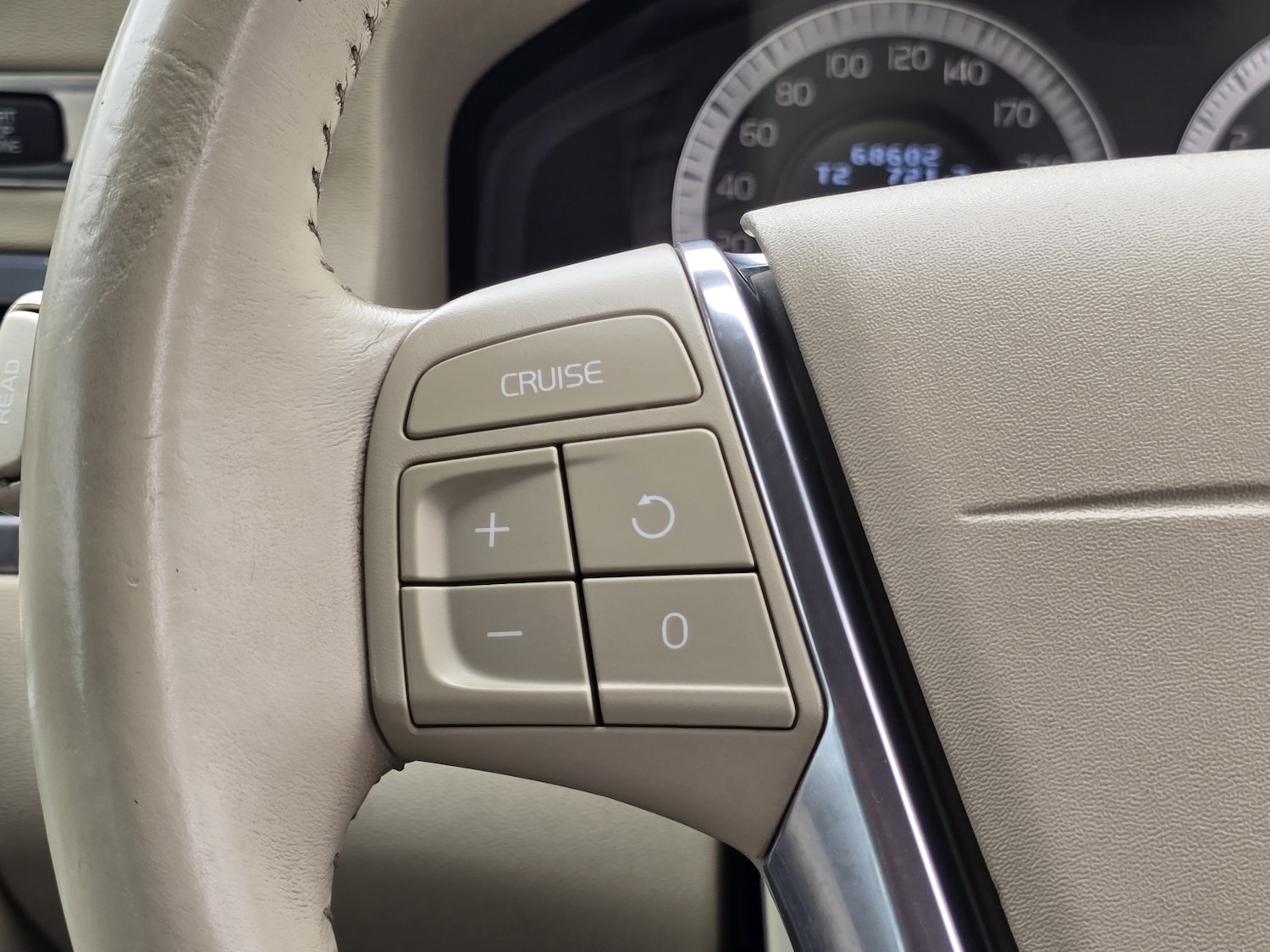 Used Volvo XC70 2009 for sale - 78070465: Photo 48