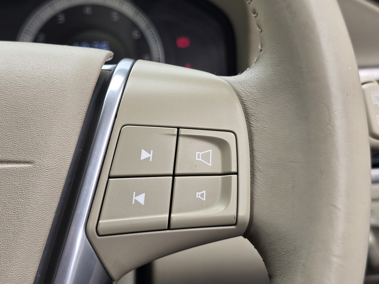 Used Volvo XC70 2009 for sale - 78070465: Photo 50