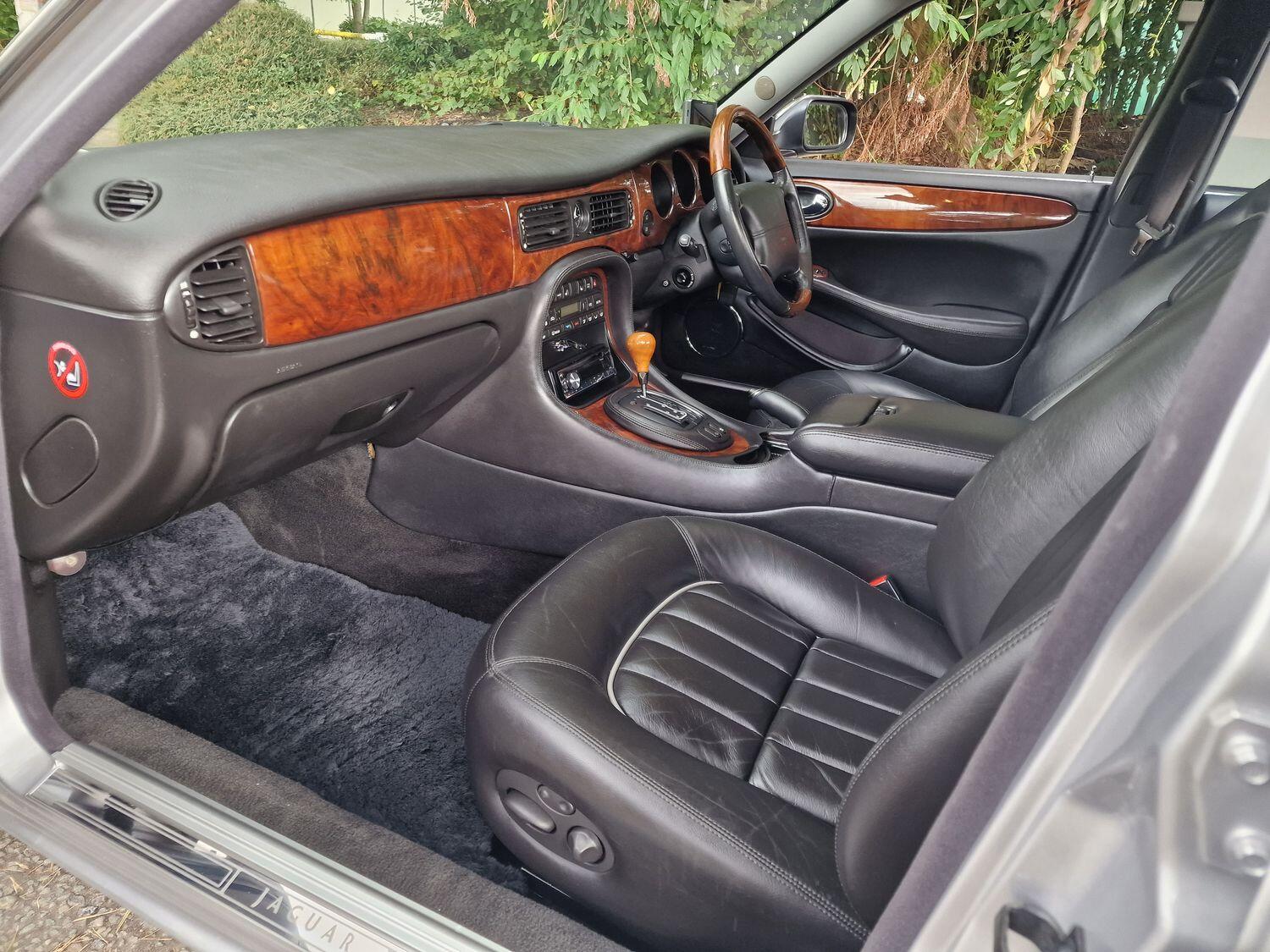 Used Jaguar XJ 2002 for sale - 77189310: Photo 10