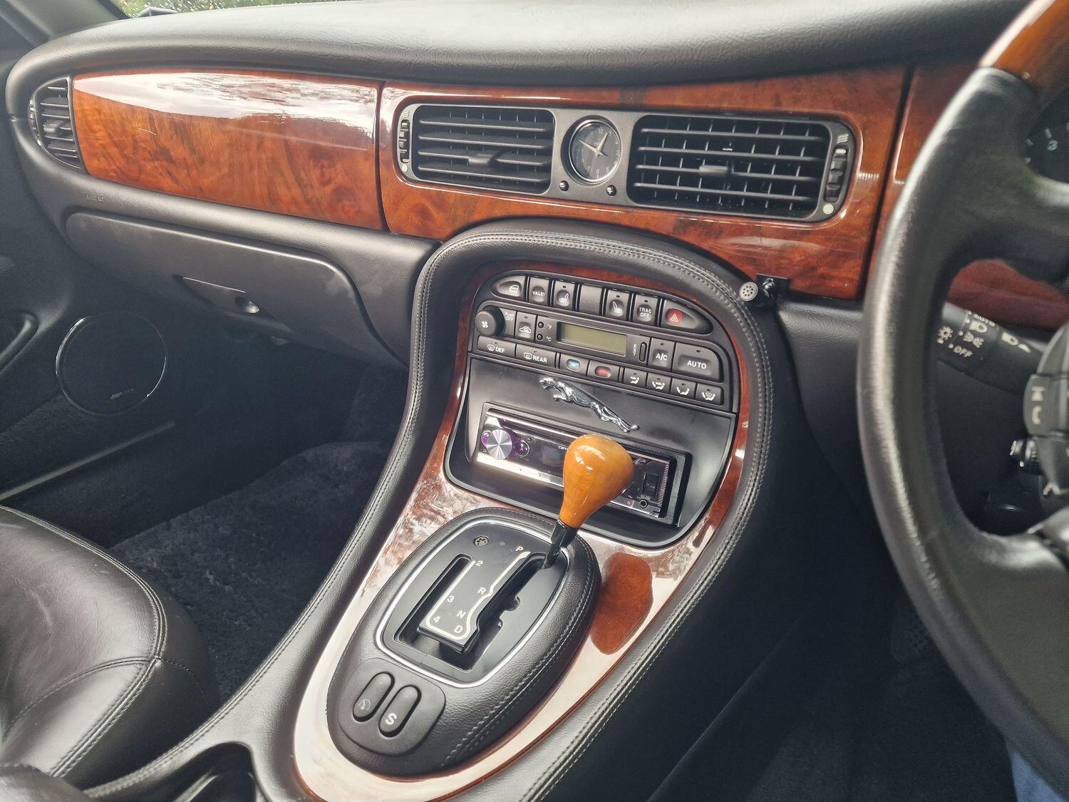 Used Jaguar XJ 2002 for sale - 77189310: Photo 23