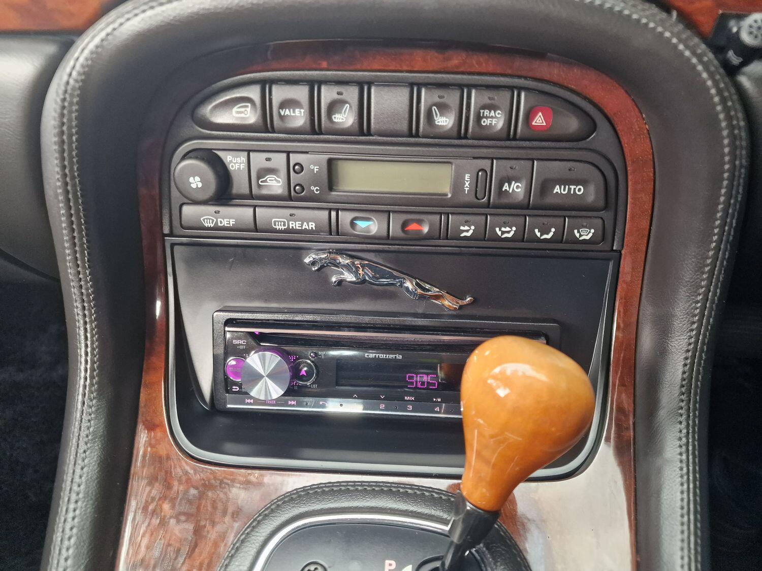 Used Jaguar XJ 2002 for sale - 77189310: Photo 24