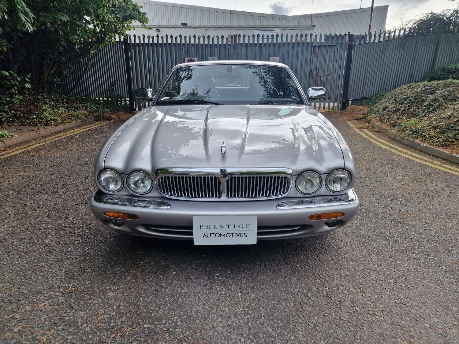 Used Jaguar XJ 2002 for sale - 77189310: Photo 4