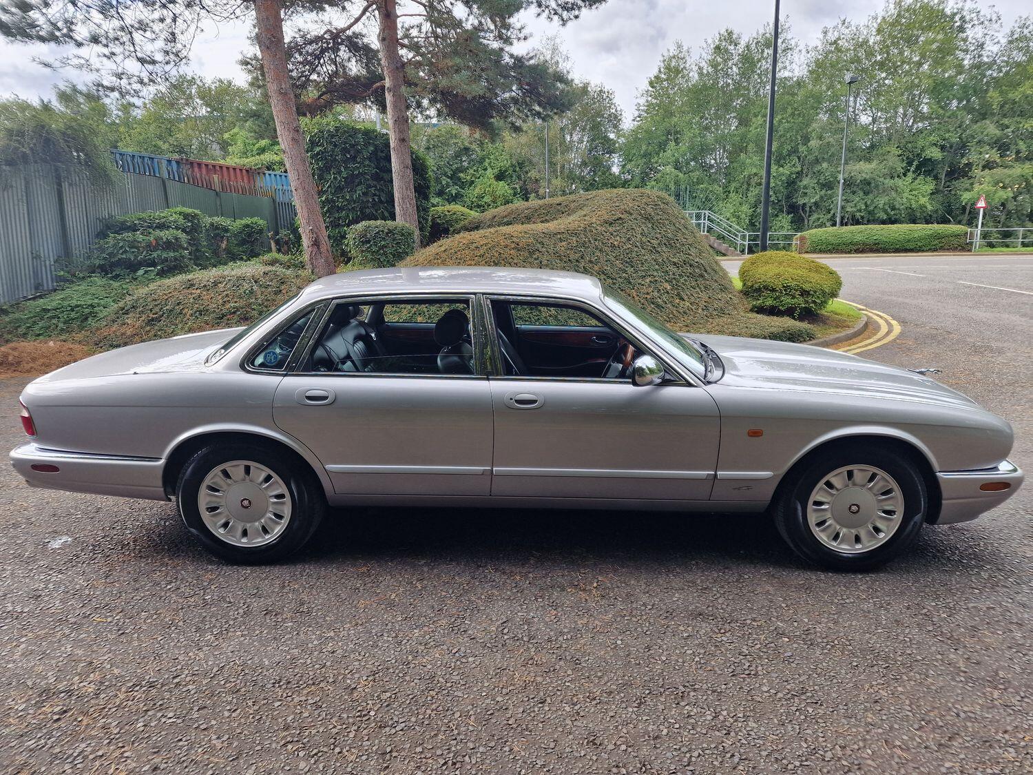 Used Jaguar XJ 2002 for sale - 77189310: Photo 5