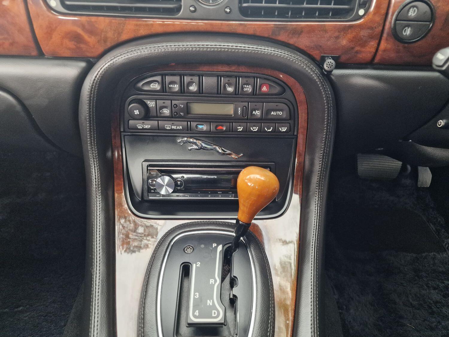 Used Jaguar XJ 2002 for sale - 77189310: Photo 66