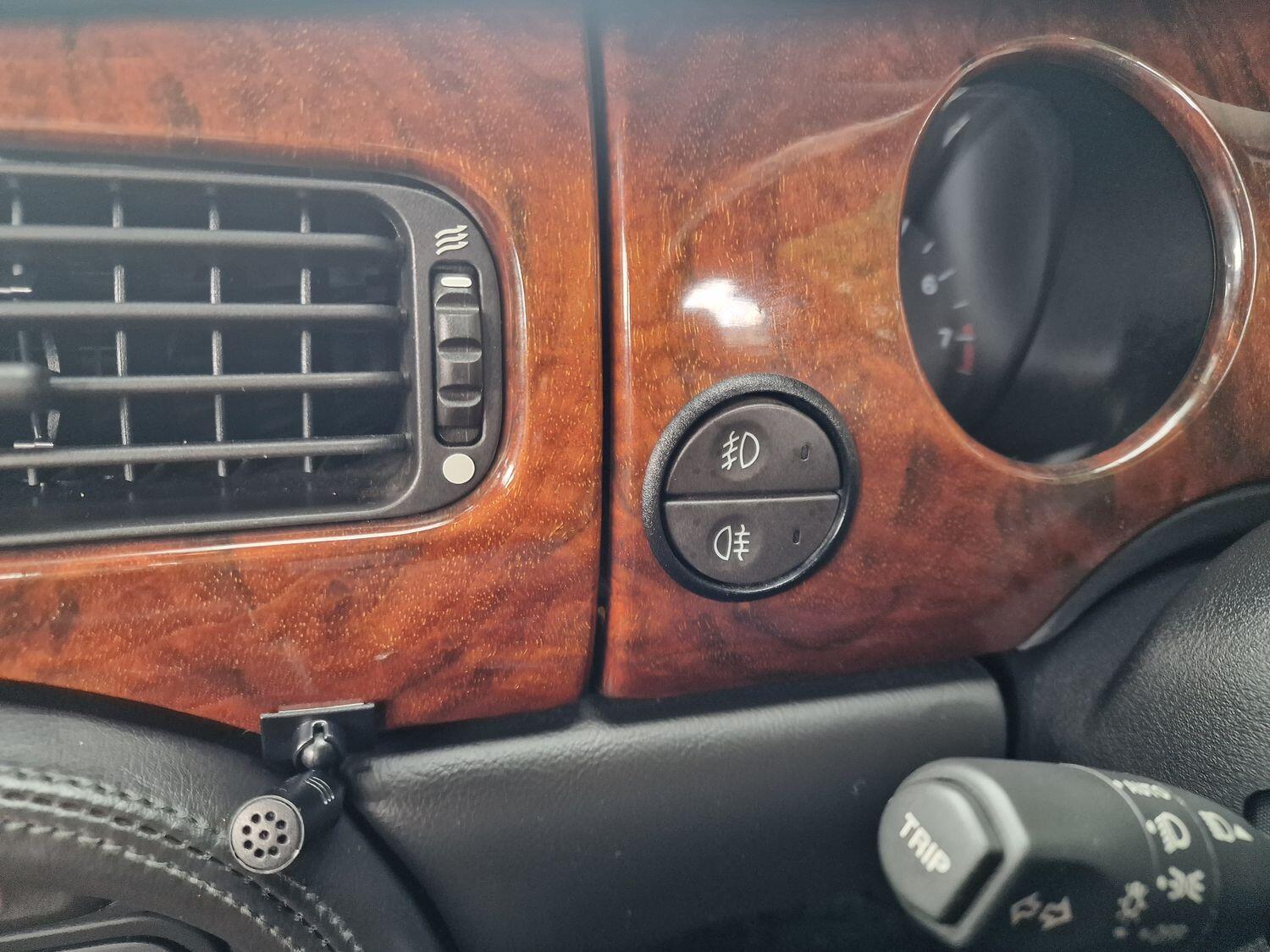 Used Jaguar XJ 2002 for sale - 77189310: Photo 68