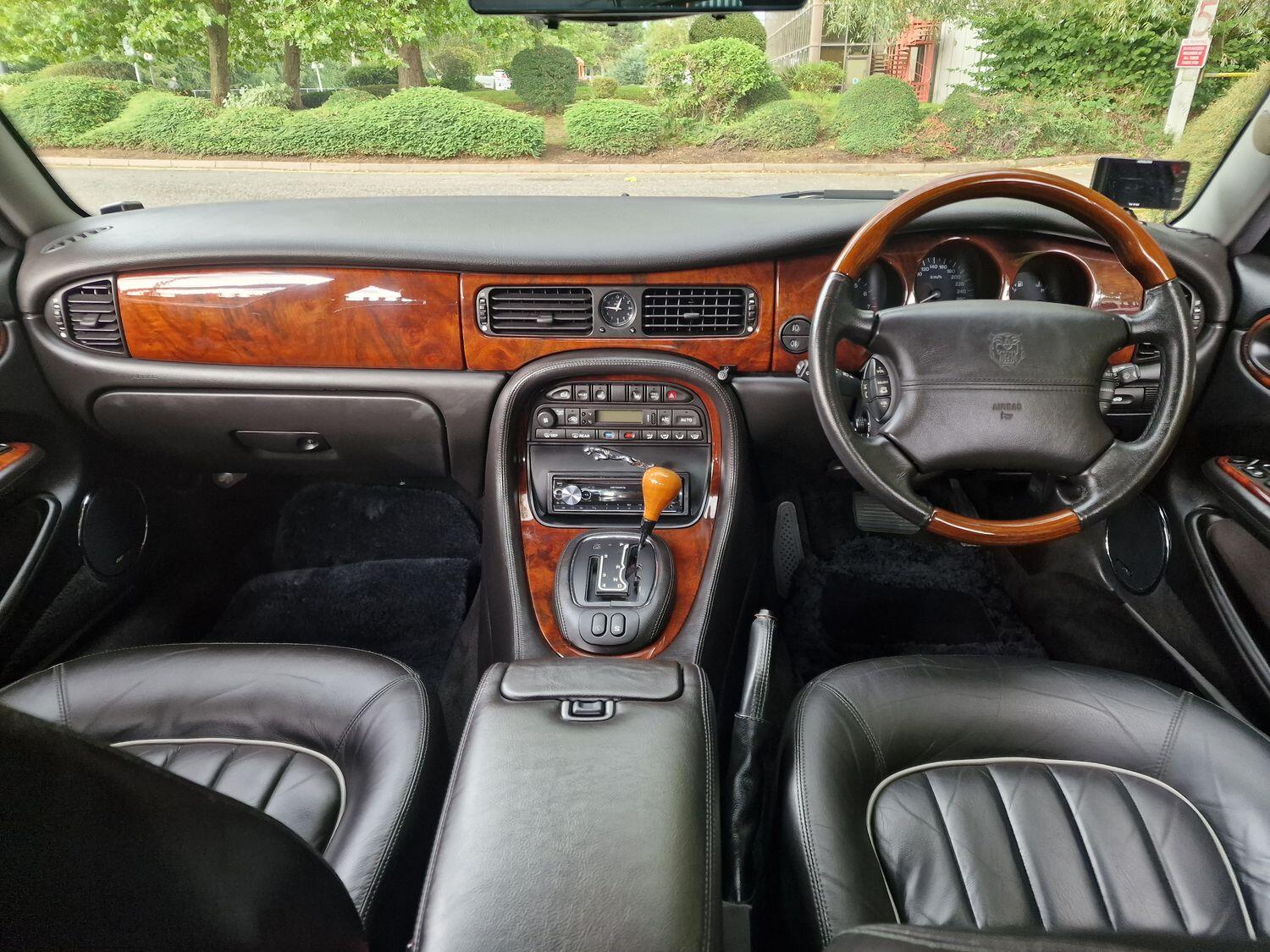 Used Jaguar XJ 2002 for sale - 77189310: Photo 7