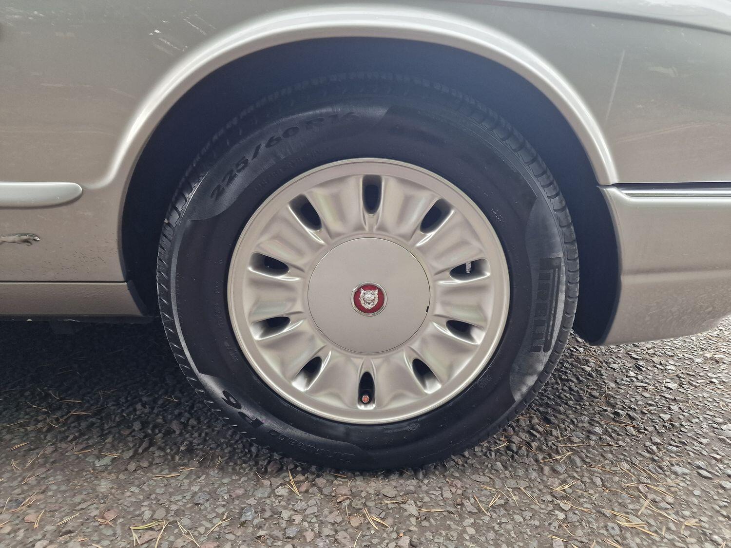 Used Jaguar XJ 2002 for sale - 77189310: Photo 71