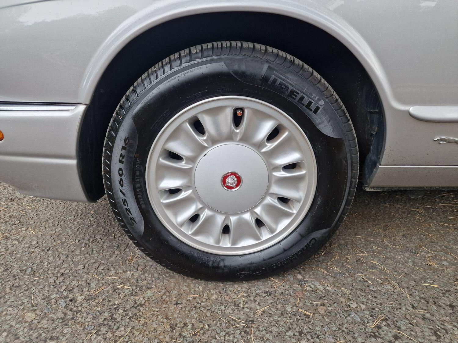 Used Jaguar XJ 2002 for sale - 77189310: Photo 76