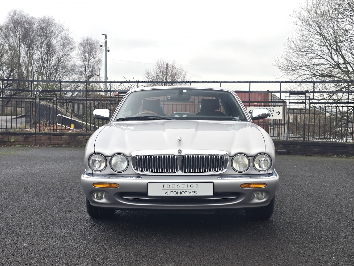 Used Jaguar XJ 2023 for sale - 77622529: Photo 2