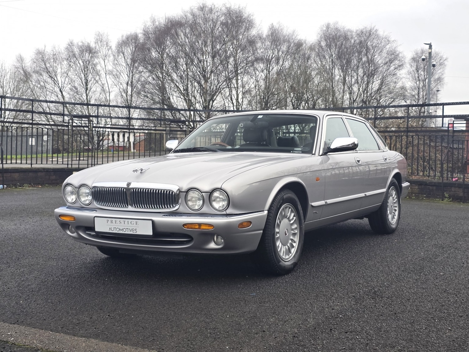 Used Jaguar XJ 2023 for sale - 77622529: Photo 4