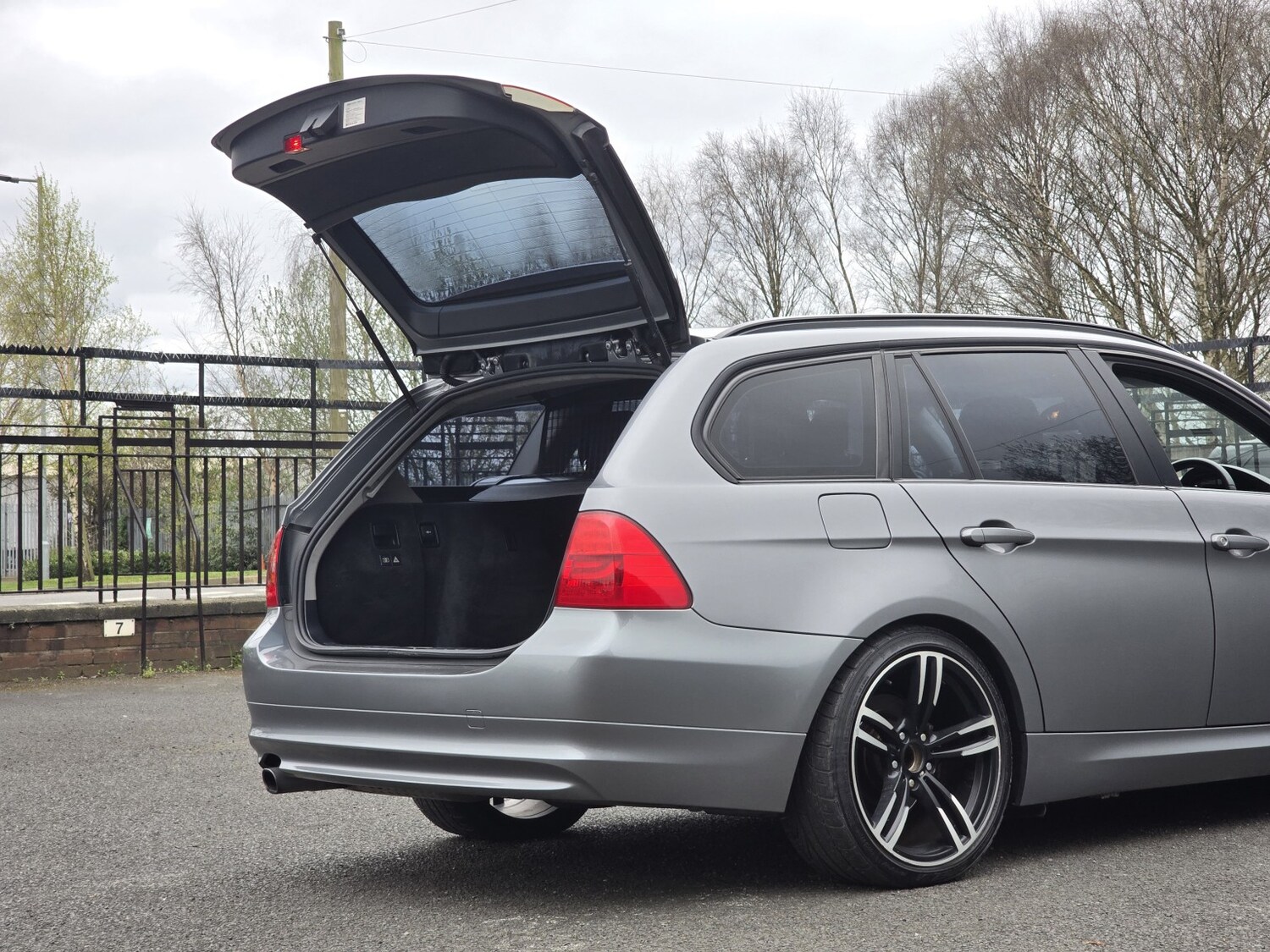 Used BMW 3 Series 2011 for sale - 78125237: Photo 28