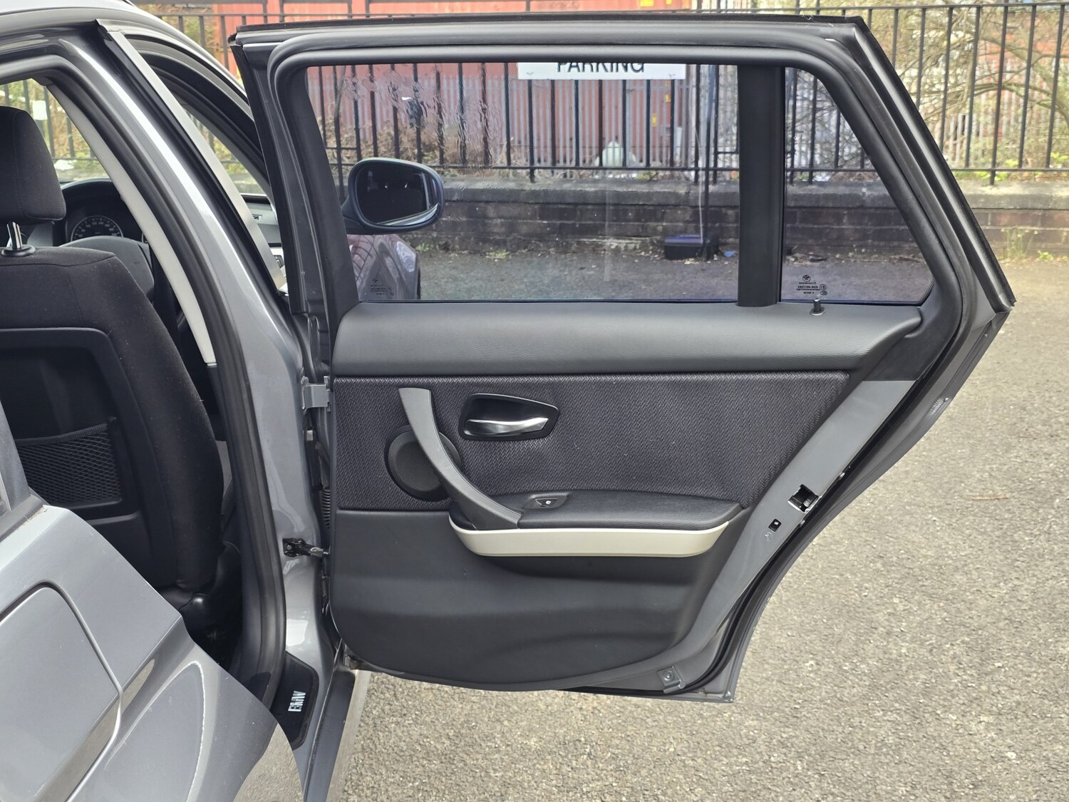 Used BMW 3 Series 2011 for sale - 78125237: Photo 30