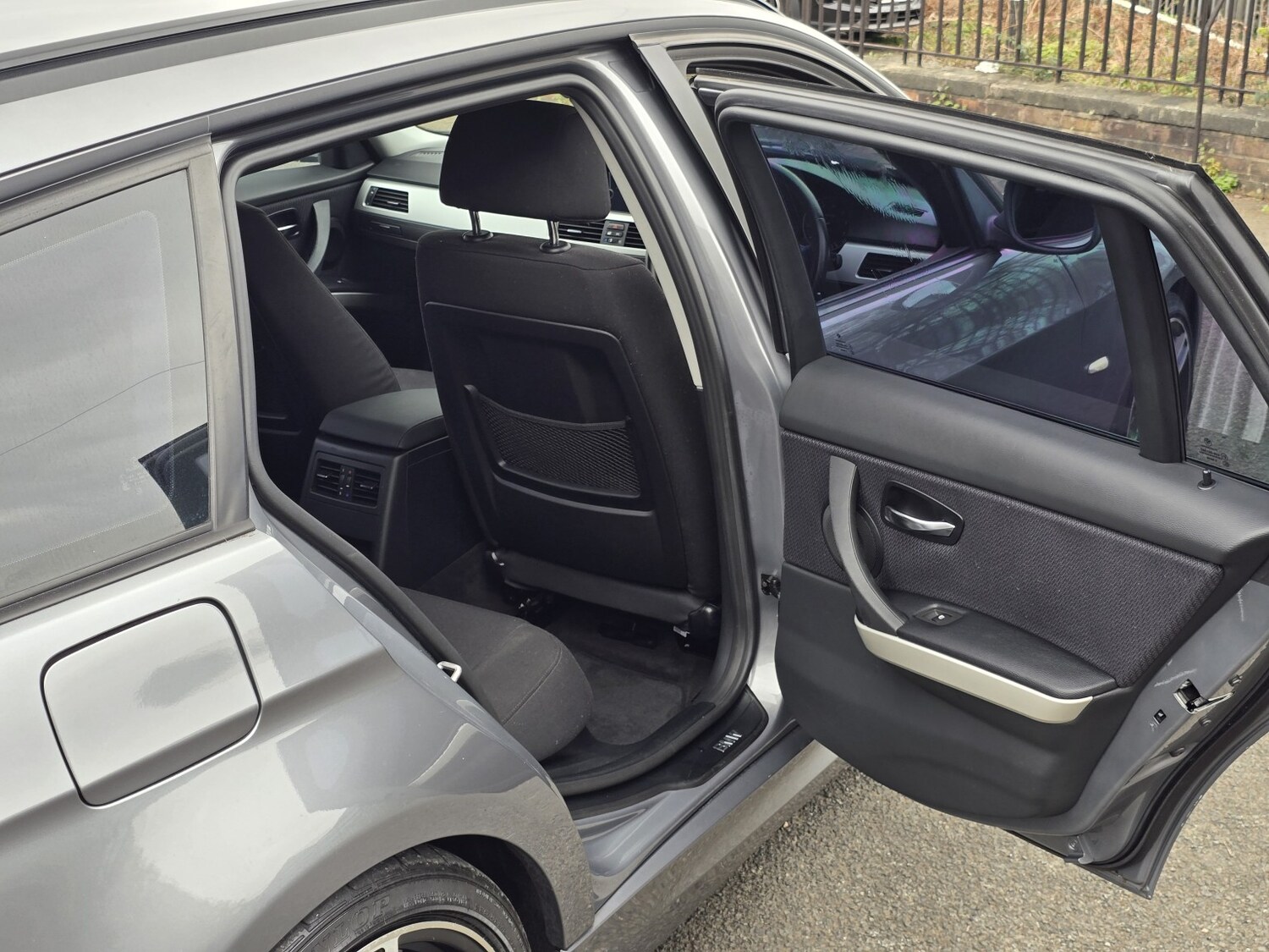 Used BMW 3 Series 2011 for sale - 78125237: Photo 31