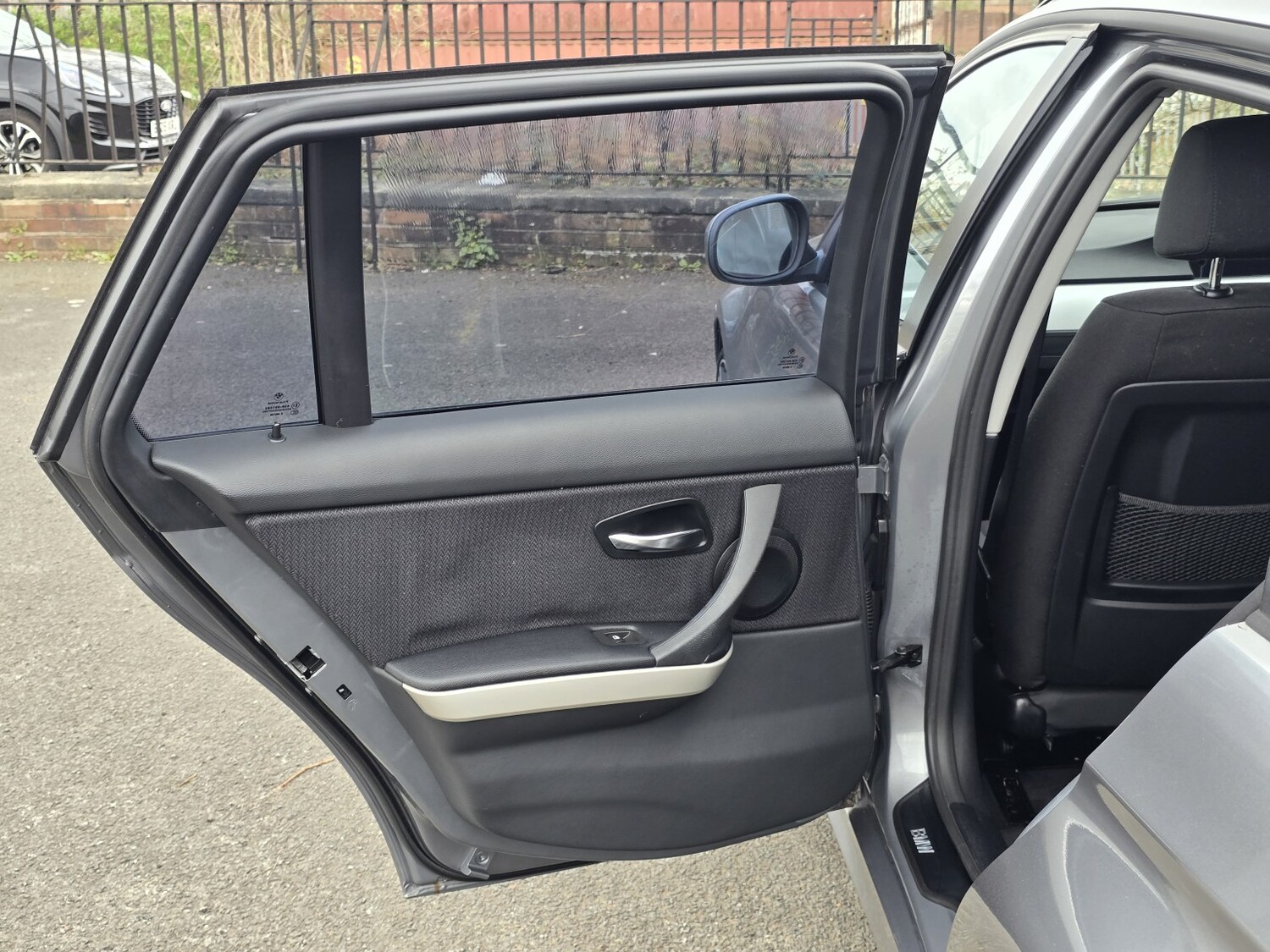 Used BMW 3 Series 2011 for sale - 78125237: Photo 33