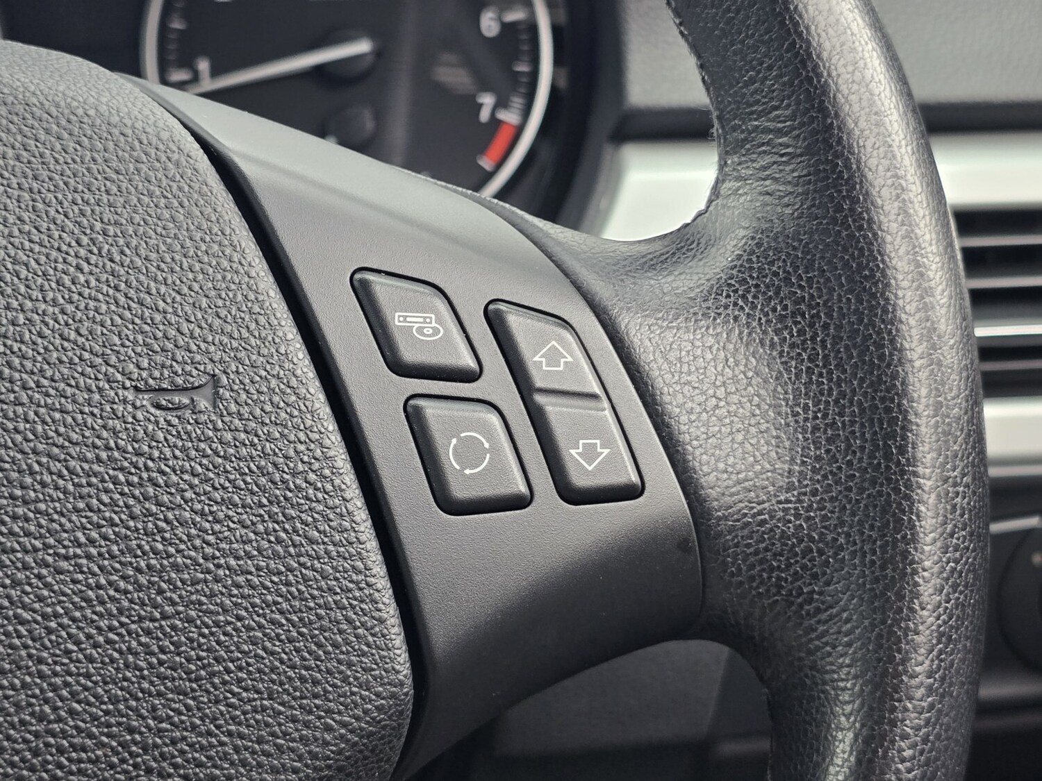 Used BMW 3 Series 2011 for sale - 78125237: Photo 43