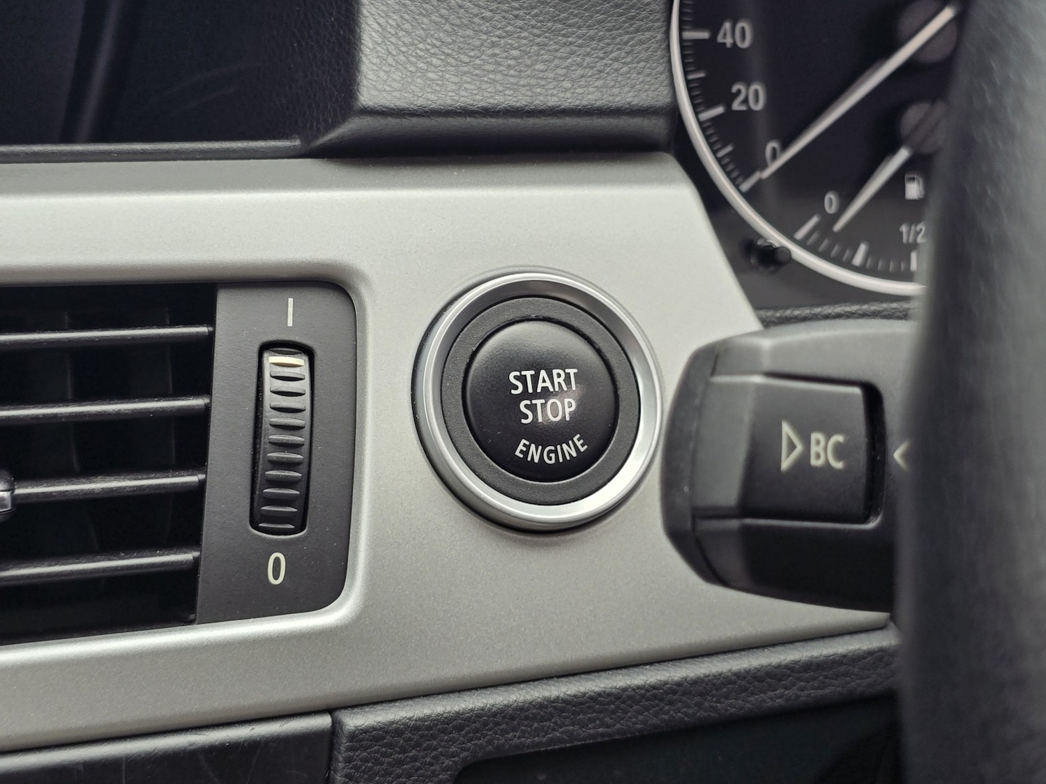 Used BMW 3 Series 2011 for sale - 78125237: Photo 45