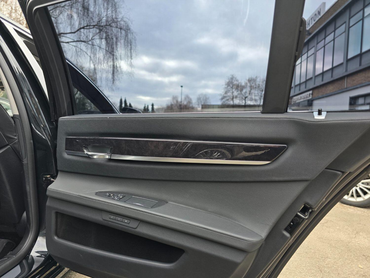 Used BMW 7 Series 2009 for sale - 77189392: Photo 46