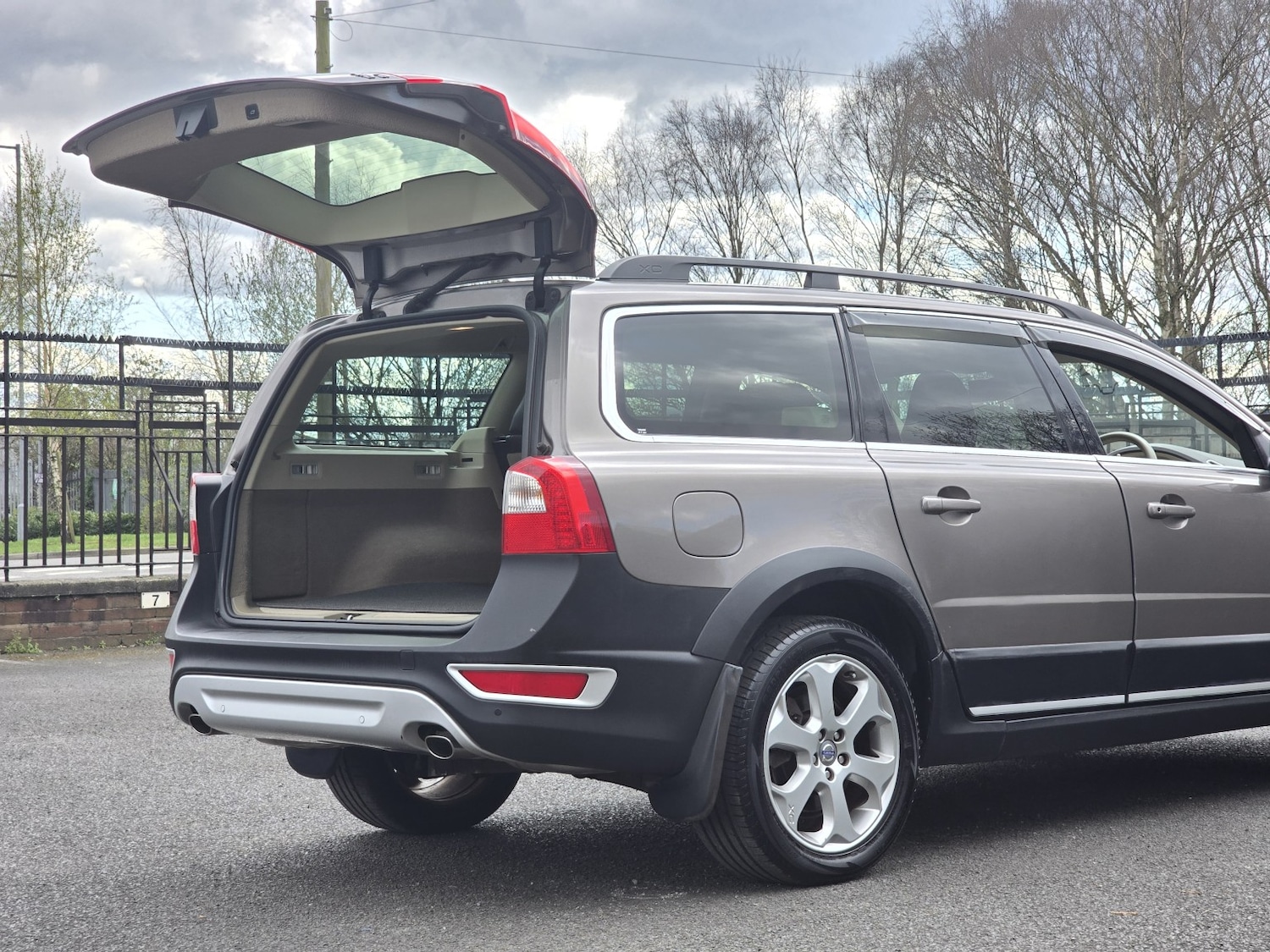 Used Volvo XC70 for sale - 78098327: Photo 24