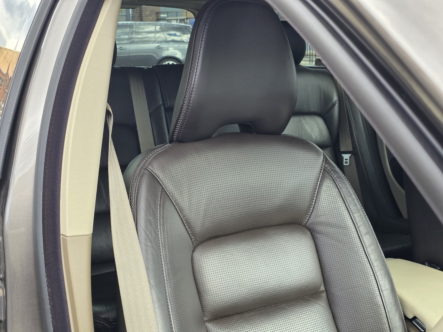 Used Volvo XC70 for sale - 78098327: Photo 35