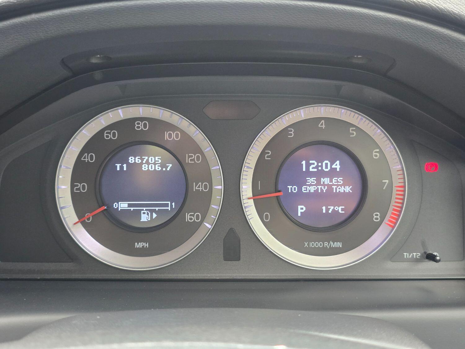 Used Volvo XC70 2010 for sale - 77189304: Photo 15