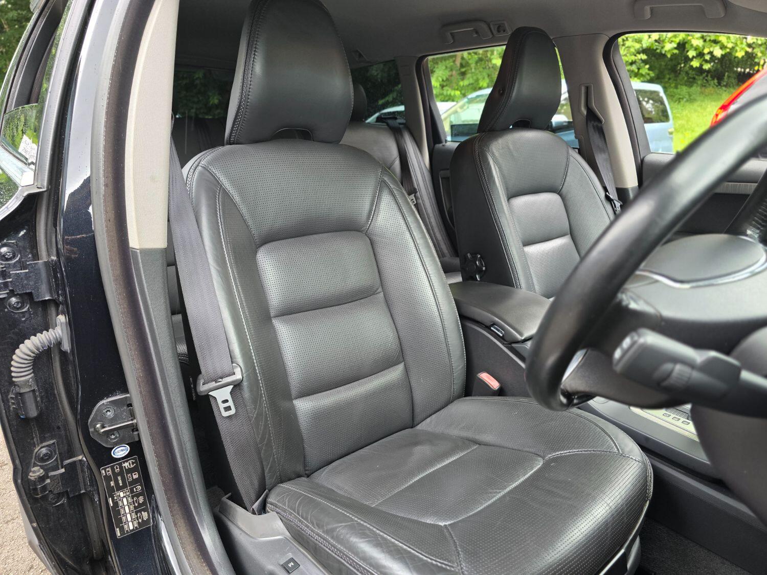 Used Volvo XC70 2010 for sale - 77189304: Photo 17