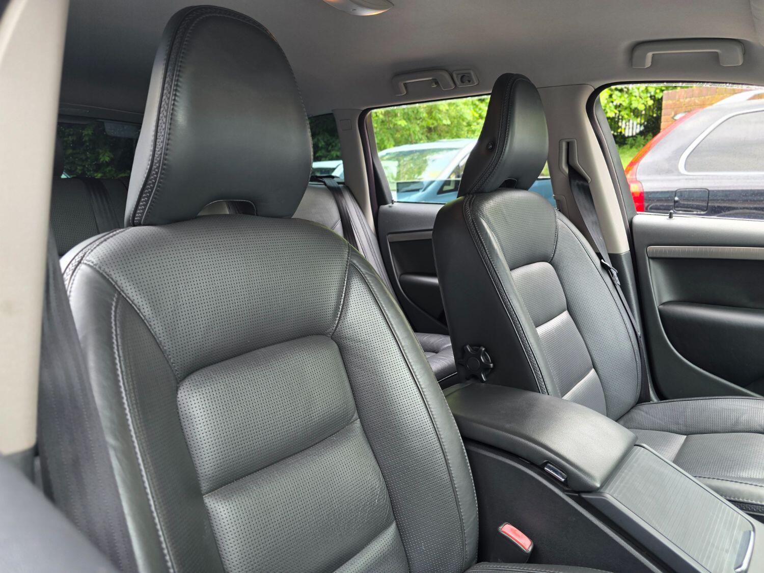 Used Volvo XC70 2010 for sale - 77189304: Photo 18