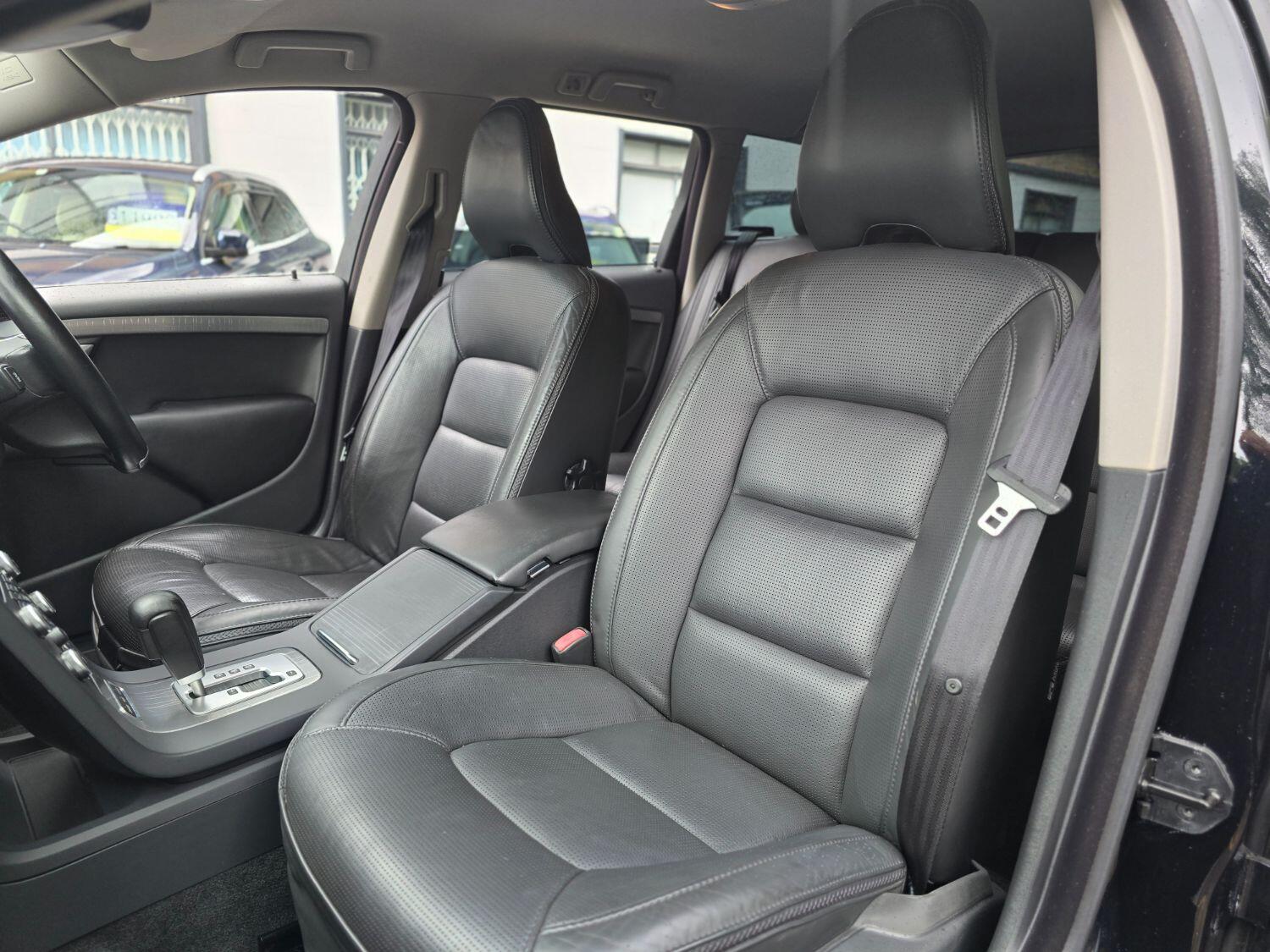 Used Volvo XC70 2010 for sale - 77189304: Photo 28