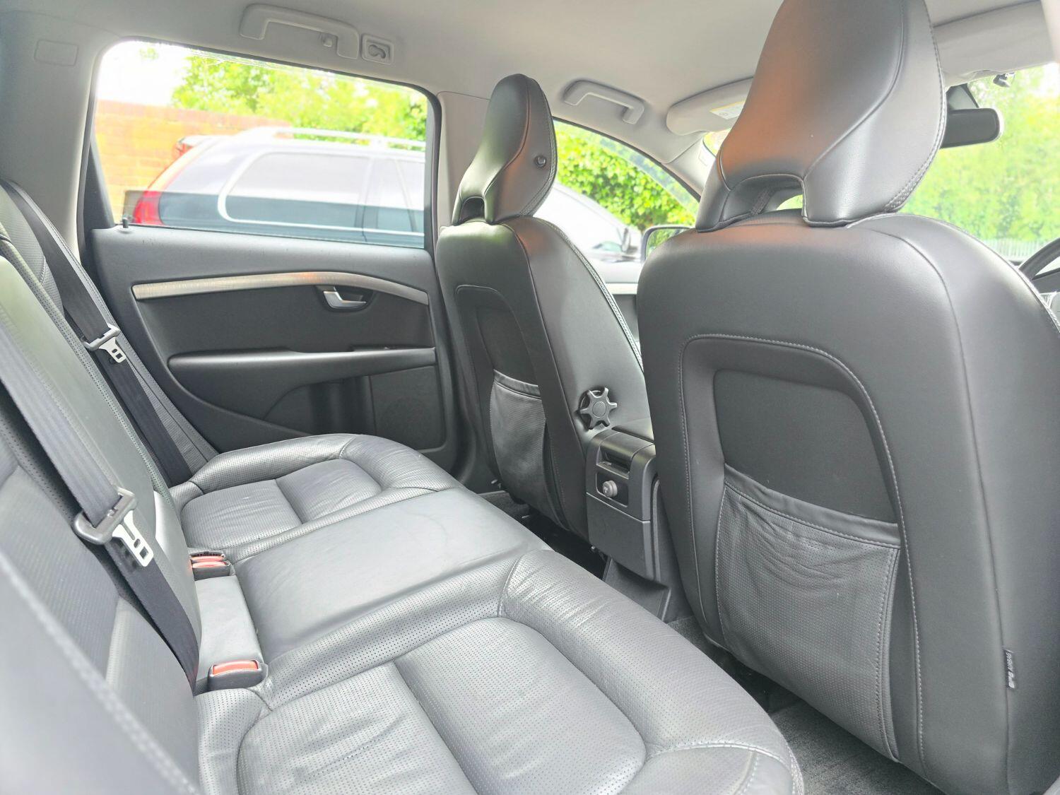 Used Volvo XC70 2010 for sale - 77189304: Photo 33