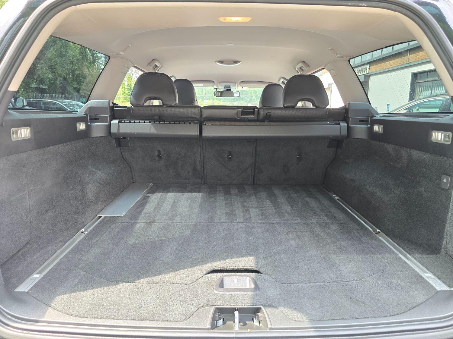 Used Volvo XC70 2010 for sale - 77189304: Photo 37