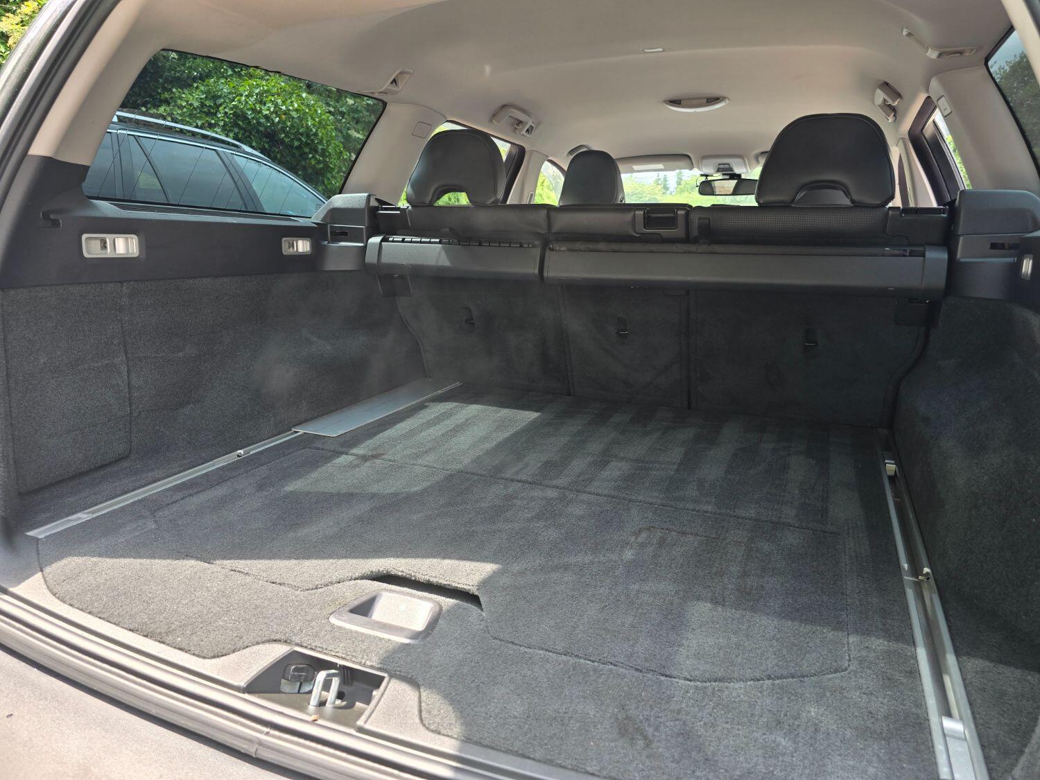 Used Volvo XC70 2010 for sale - 77189304: Photo 38