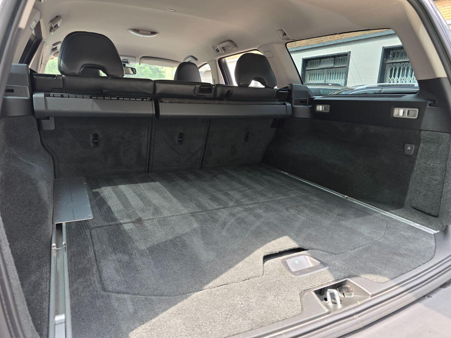 Used Volvo XC70 2010 for sale - 77189304: Photo 39