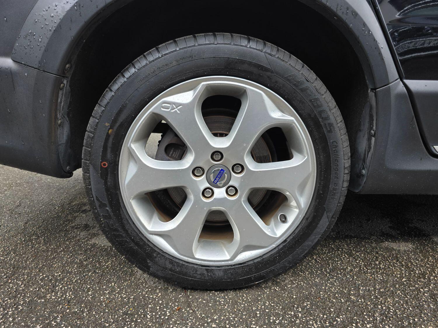 Used Volvo XC70 2010 for sale - 77189304: Photo 48