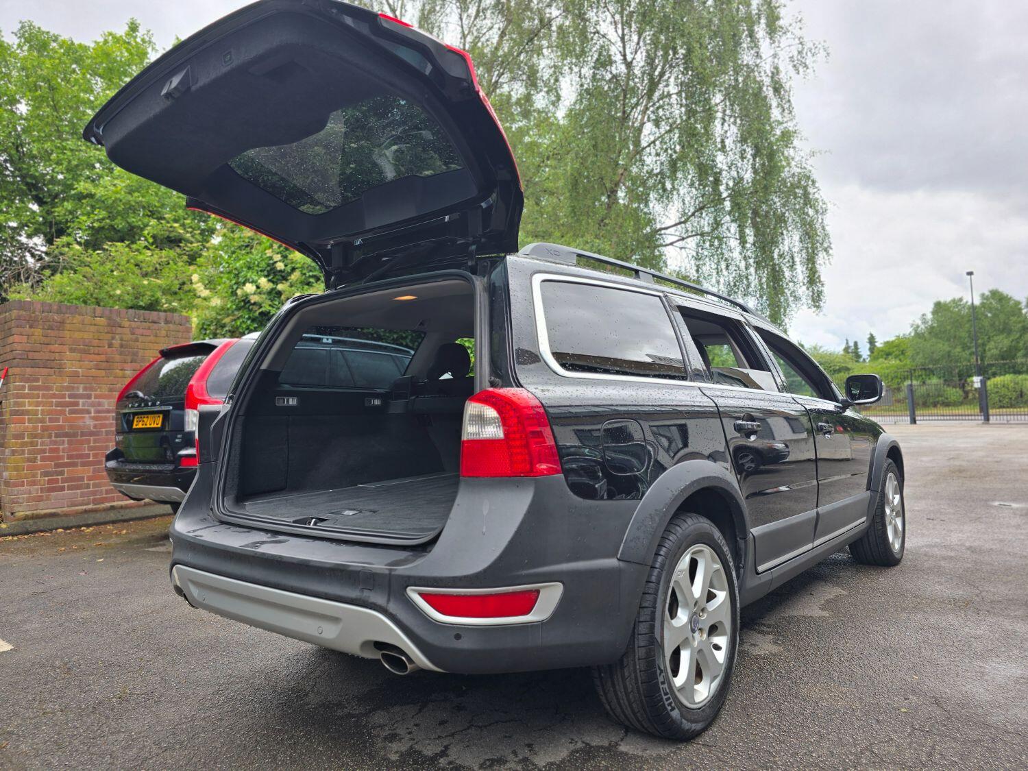 Used Volvo XC70 2010 for sale - 77189304: Photo 60