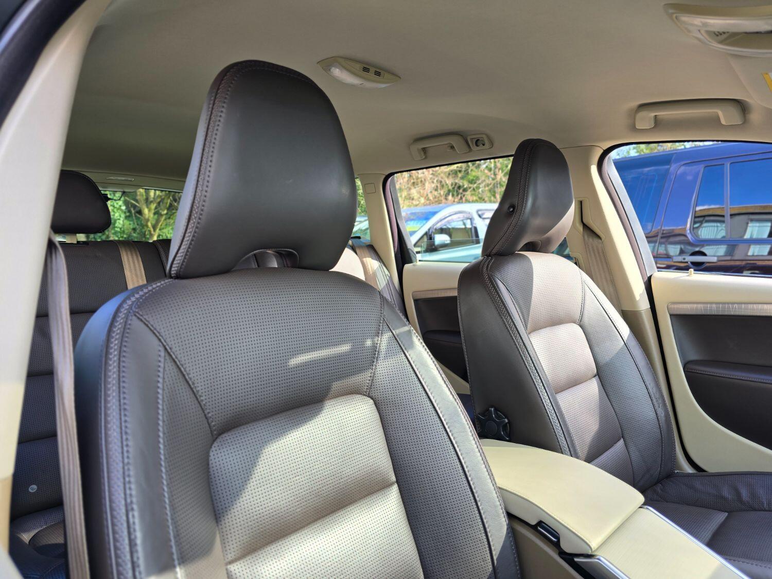 Used Volvo XC70 2013 for sale - 77189409: Photo 16