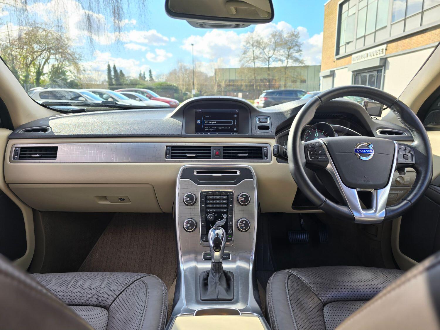 Used Volvo XC70 2013 for sale - 77189409: Photo 2