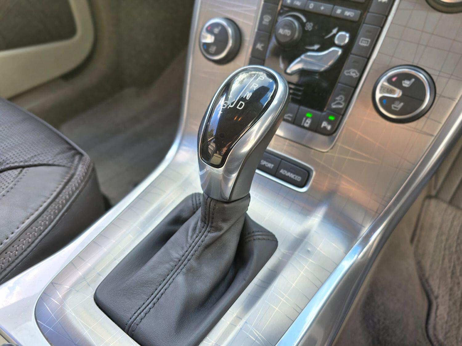 Used Volvo XC70 2013 for sale - 77189409: Photo 25