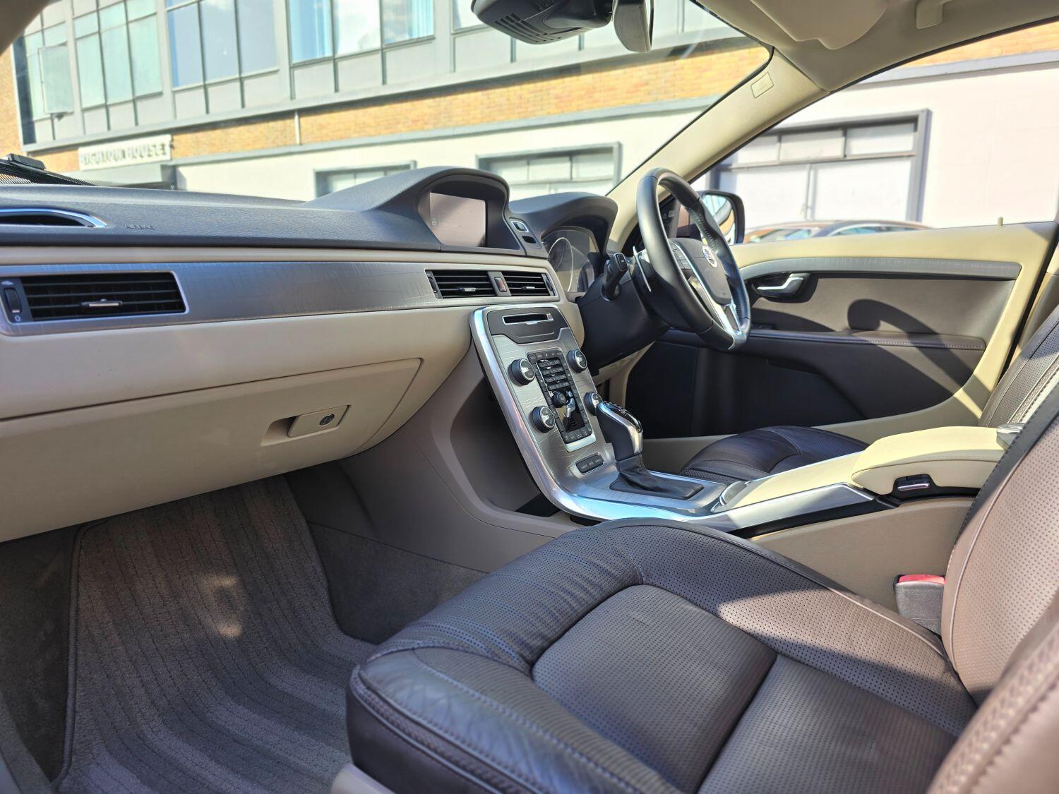 Used Volvo XC70 2013 for sale - 77189409: Photo 33