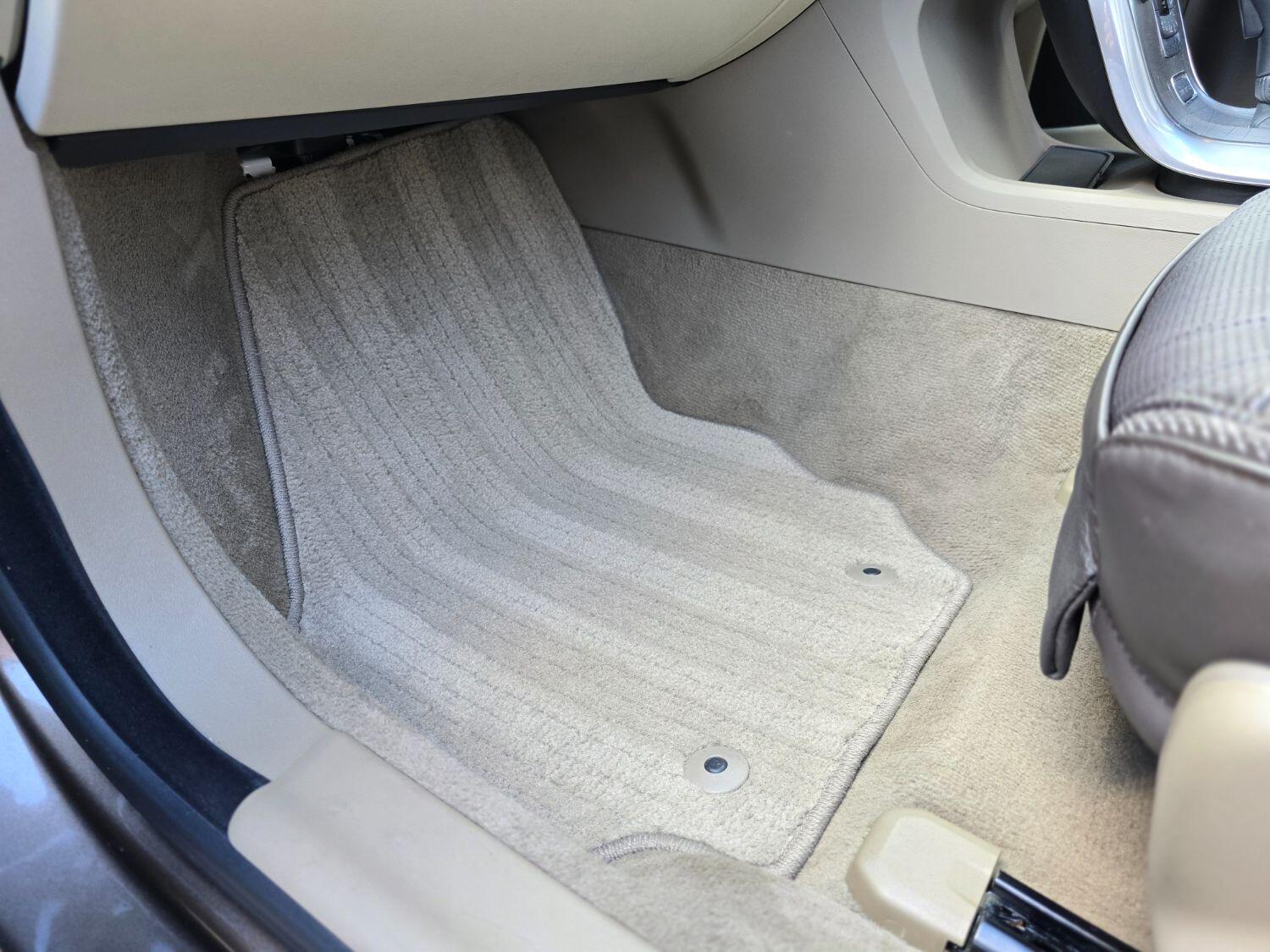 Used Volvo XC70 2013 for sale - 77189409: Photo 34