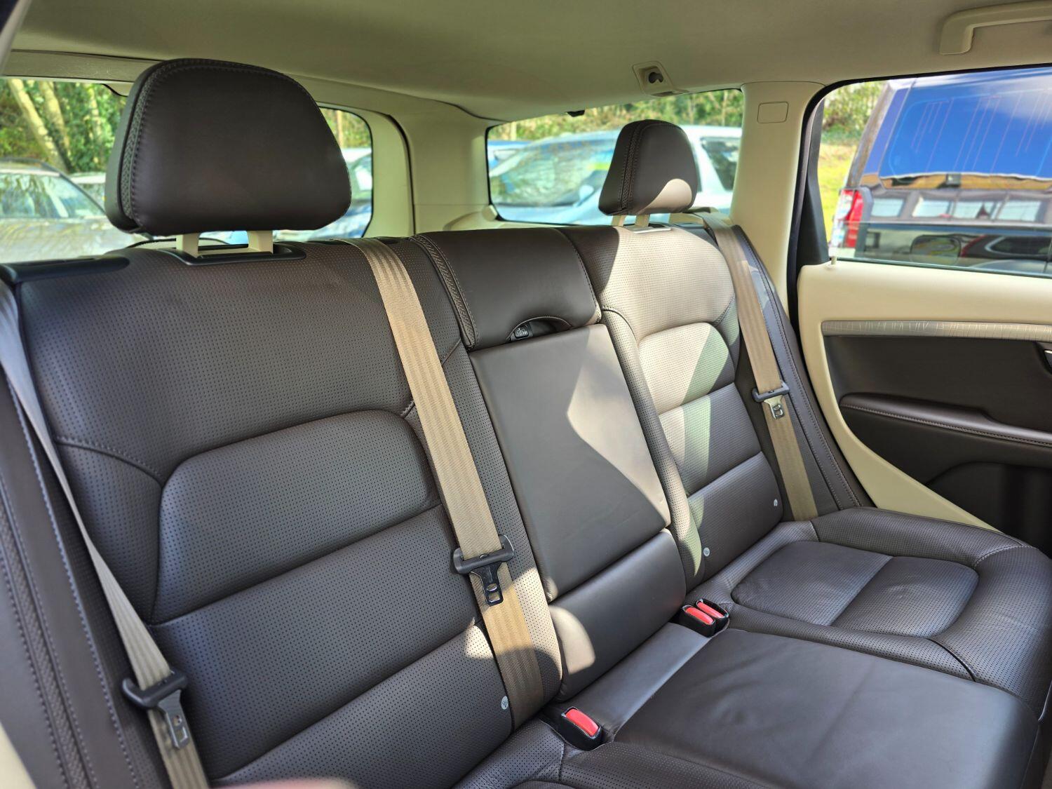 Used Volvo XC70 2013 for sale - 77189409: Photo 41