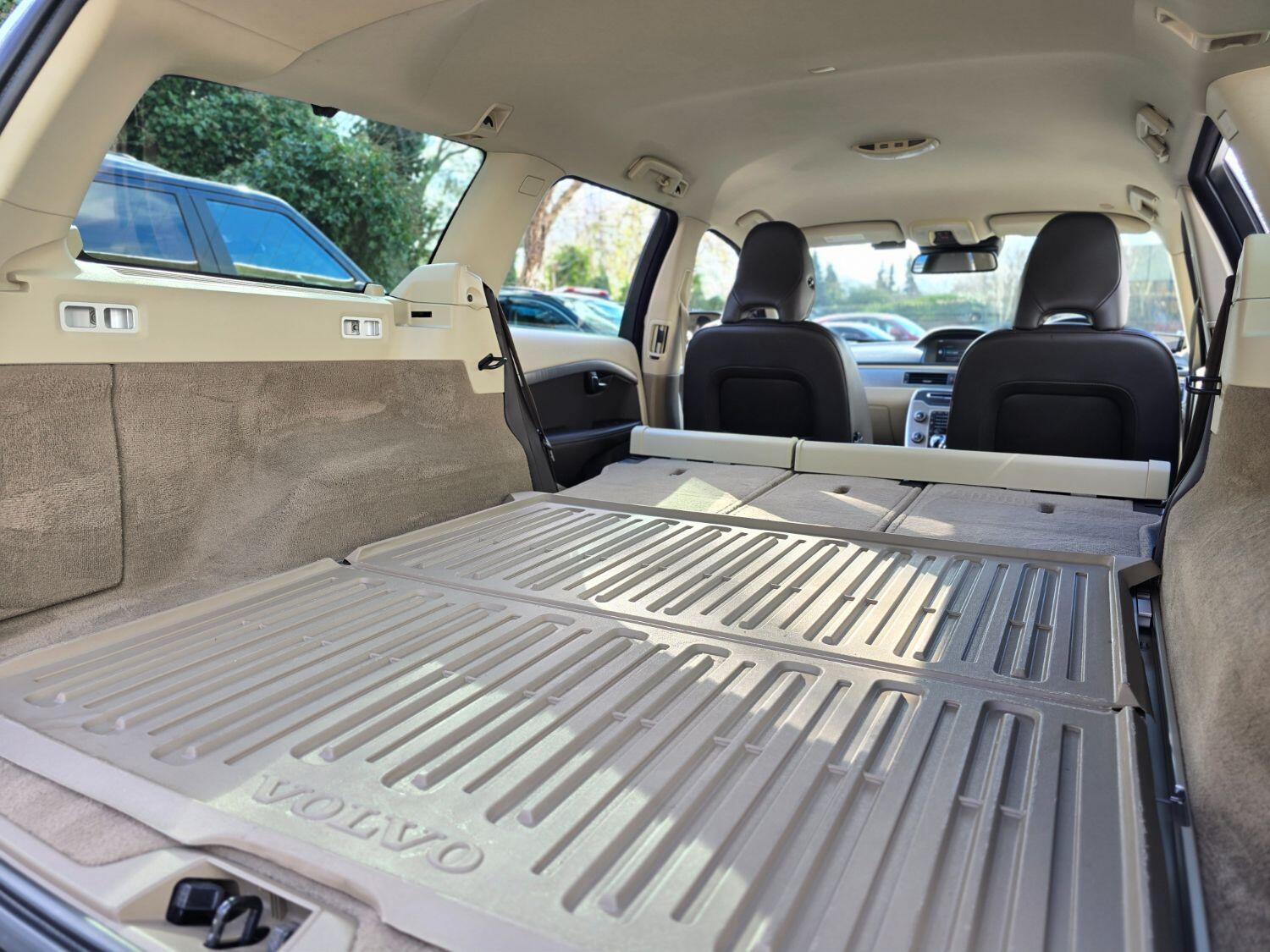 Used Volvo XC70 2013 for sale - 77189409: Photo 52